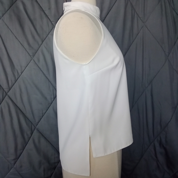 Women's Zara Sleeveless Mock Neck Split High Low Hem Zipper Back White Blouse - Picture 3 of 12